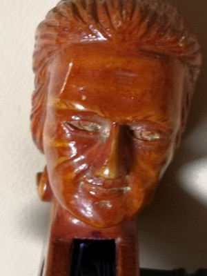 Stradivarikopf Geige Schuster vorne