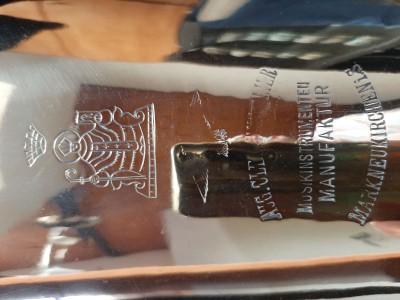 kleine Tuba Gravur.jpg